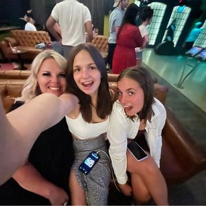 Meet your Posher, Chanel